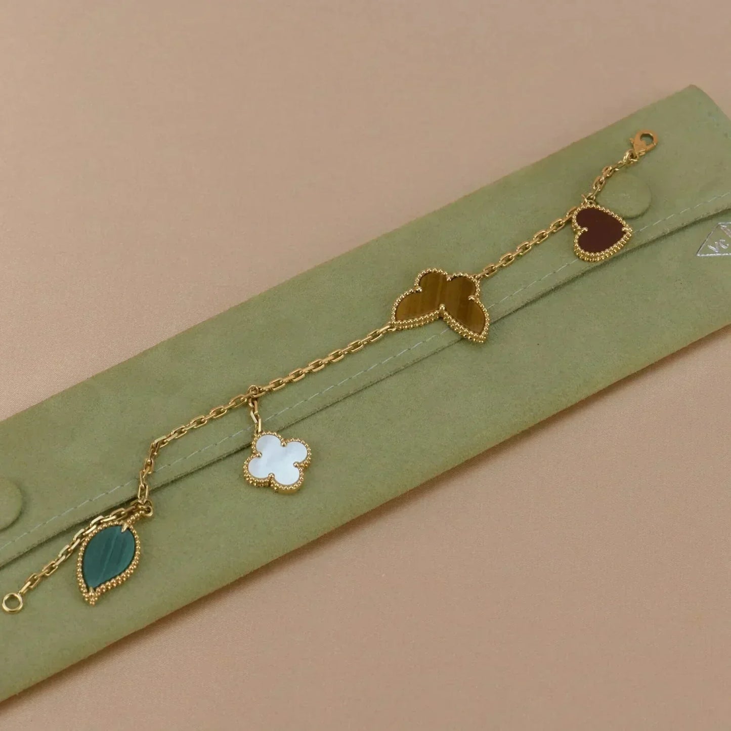 [Love More]LUCKY SPRING 5 MOTIF GOLD BRACELET