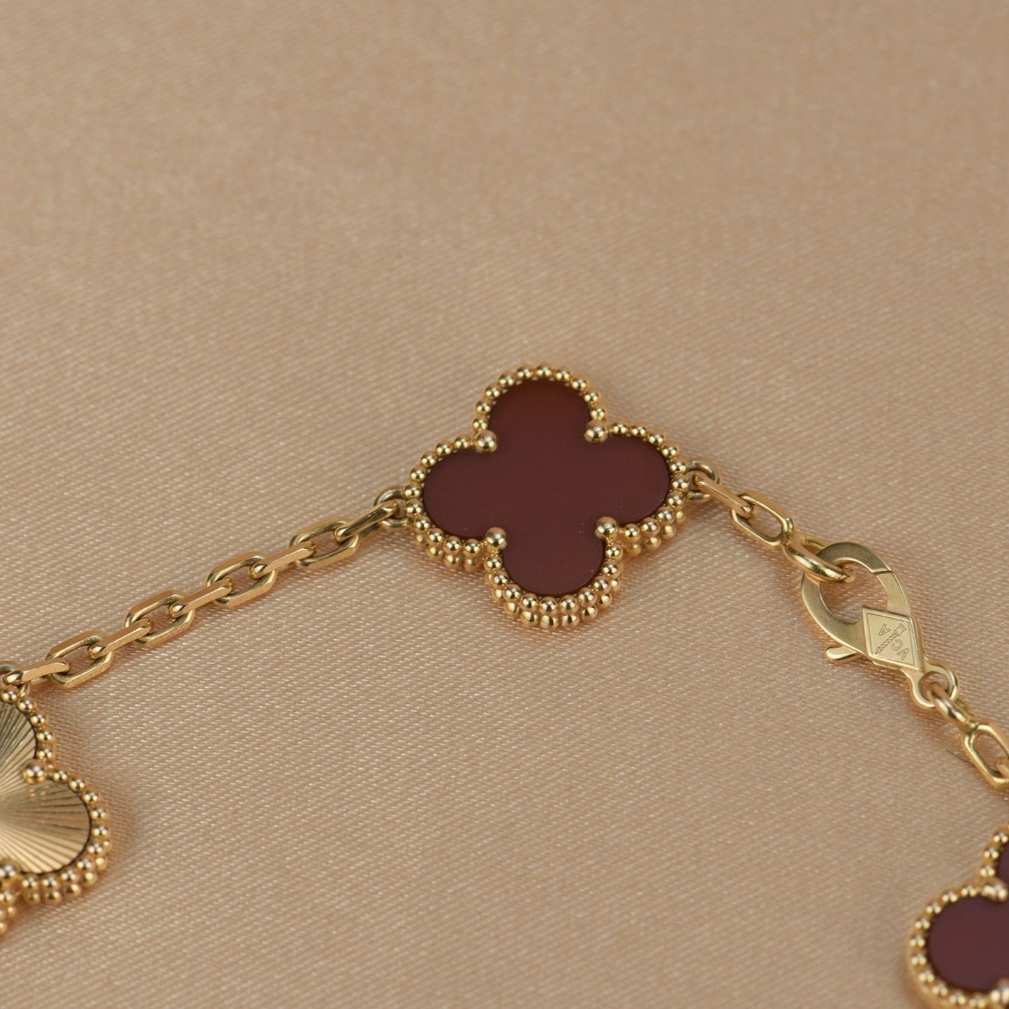 [Love More]CLOVER  5 MOTIFS CARNELIAN GOLD BRACELET