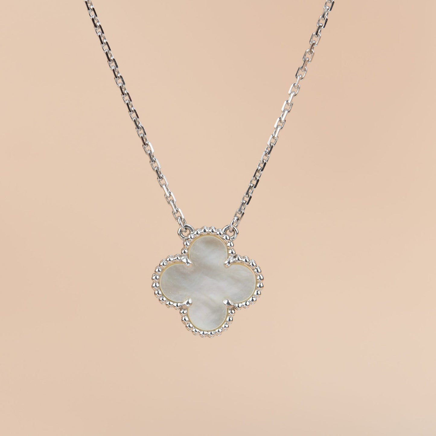 [Love More]CLOVER  15MM WHITE MOTHER-OF-PEARL SILVER