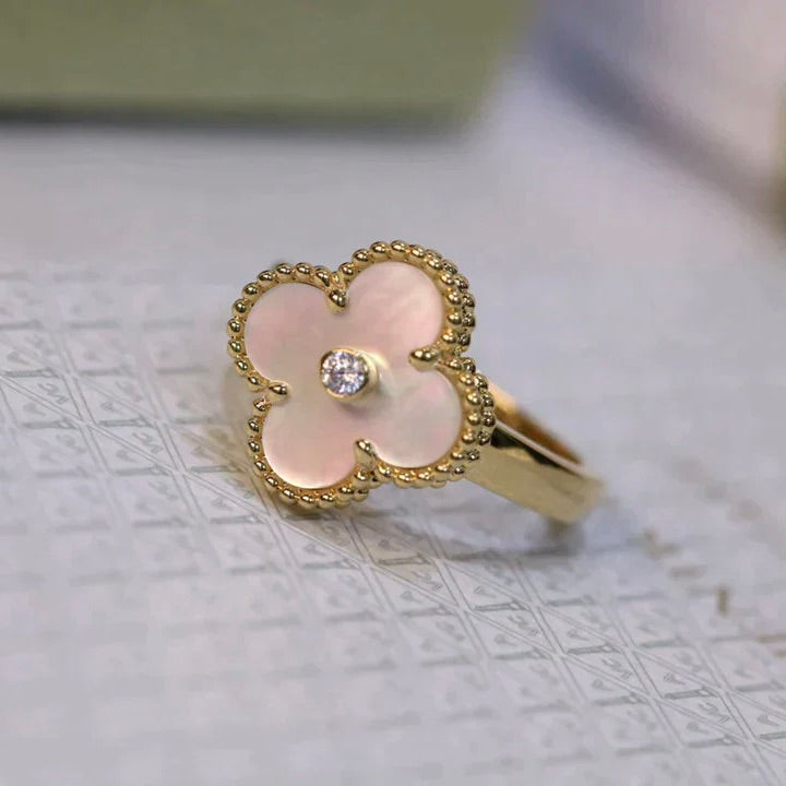 [Love More]CLOVER PINK MOP RING GOLD DIAMOND