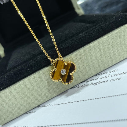 [Love More]CLOVER 15MM DIAMOND AND YELLOW TIGER'S EYE AGATE necklace