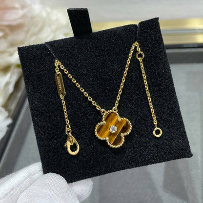 [Love More]CLOVER 15MM DIAMOND AND YELLOW TIGER'S EYE AGATE necklace