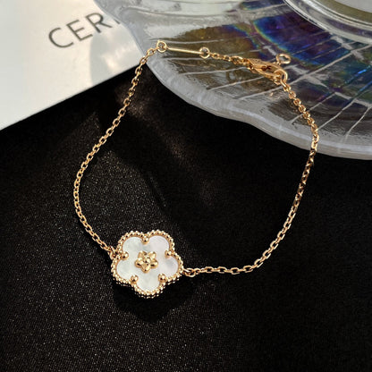 [Love More]LUCKY WHITE MOP PLUM BLOSSOM  BRACELET