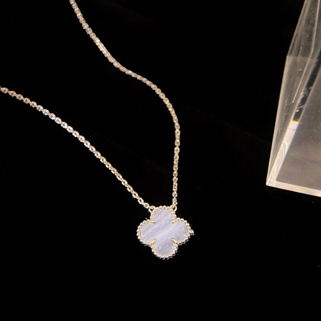 [Love More]CLOVER 15MM BLUE CHALCEDONY NECKLACE SILVER