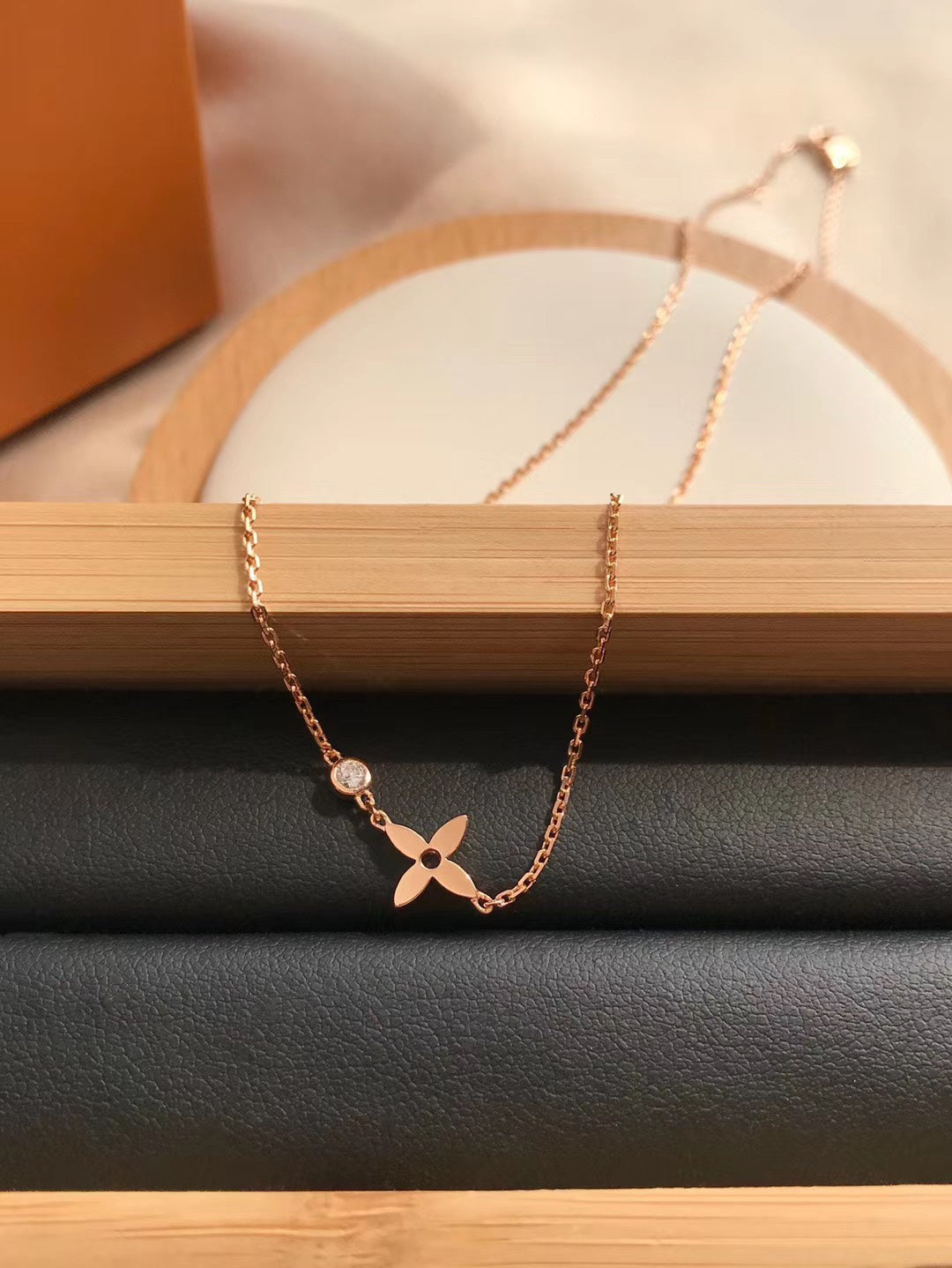 [Love More]BLOSSOM PENDANT PINK GOLD AND DIAMOND