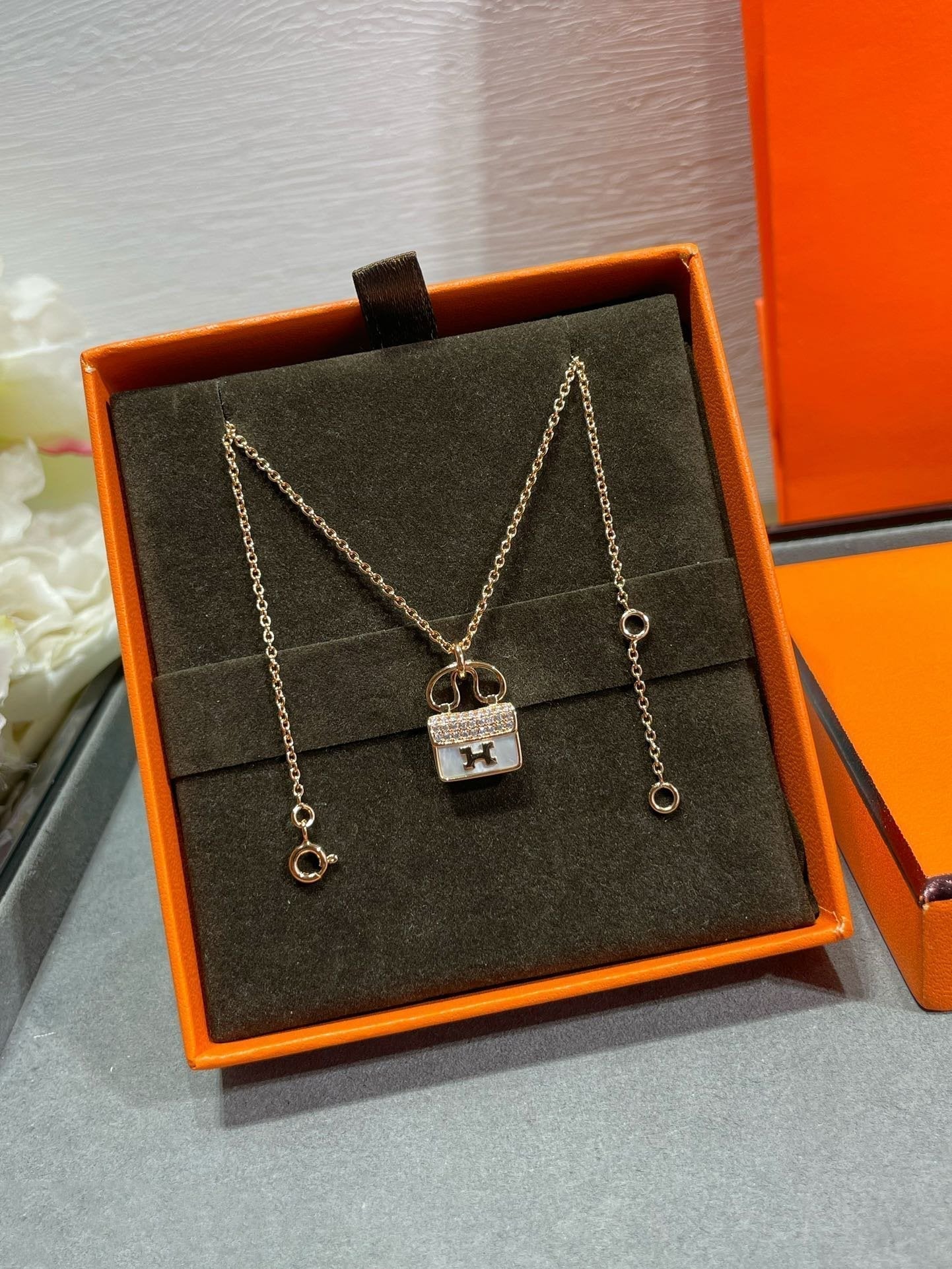 [Love More]H CIRCE MOISSANITE PENDANT NECKLACE GOLD