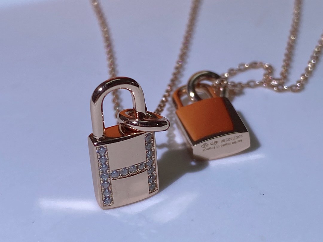 [Love More]HM ADVANCED NICHE LOCK HEAD NECKLACE DIAMONDS