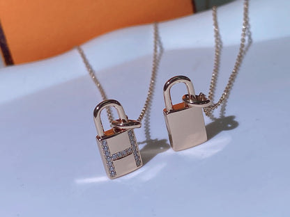 [Love More]HM ADVANCED NICHE LOCK HEAD NECKLACE DIAMONDS