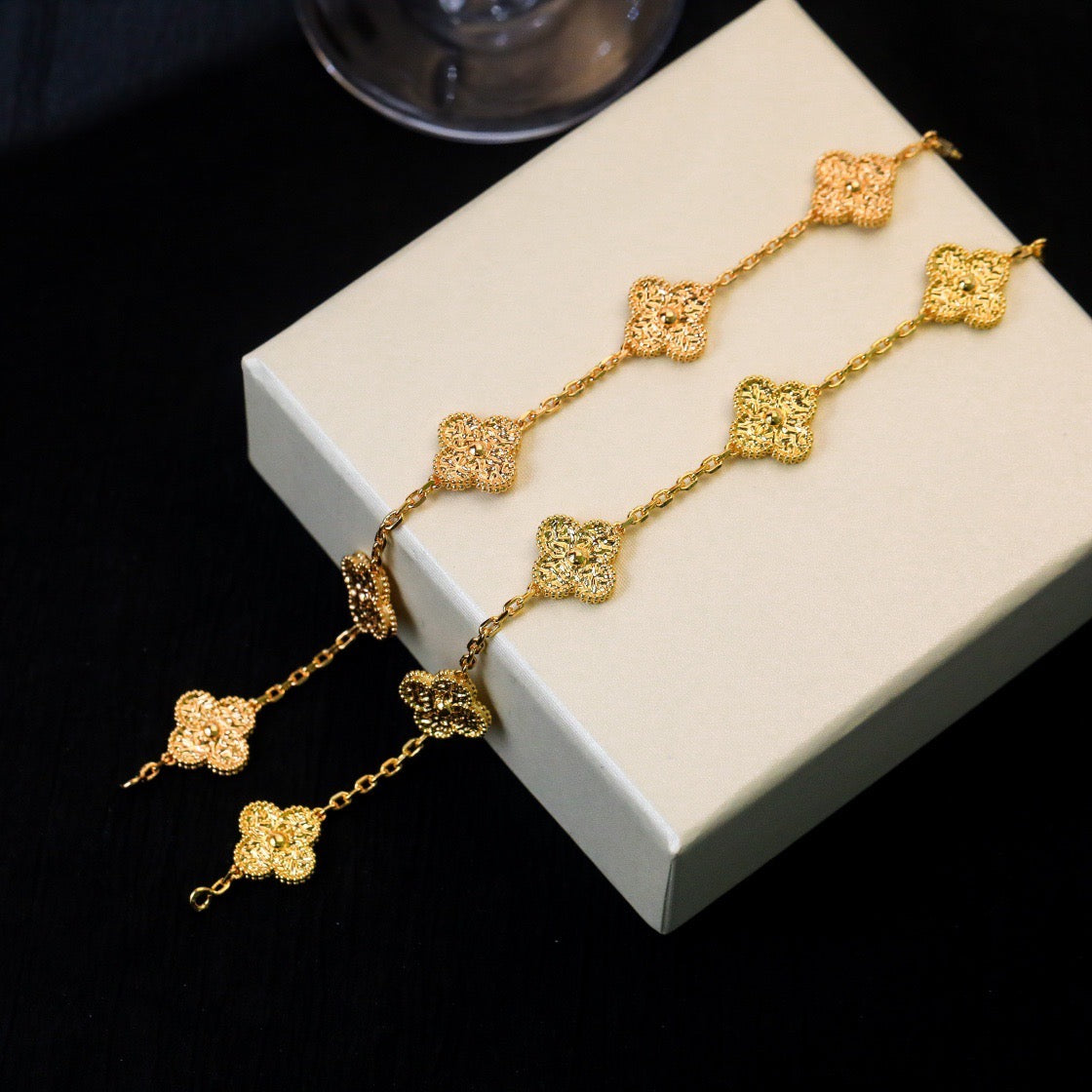 [Love More]CLOVER 5 MOTIFS BRONZING BRACELET