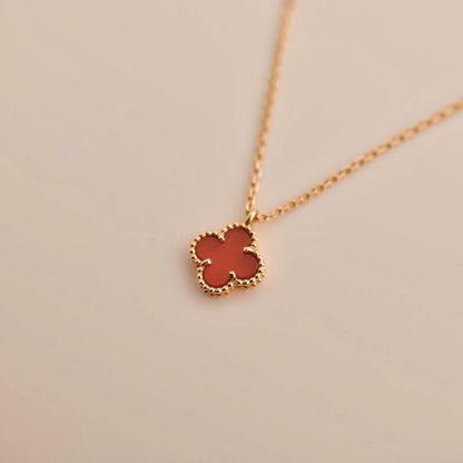 [Love More]CLOVER MINI 9.5MM WHITE CARNELIANS NECKLACE