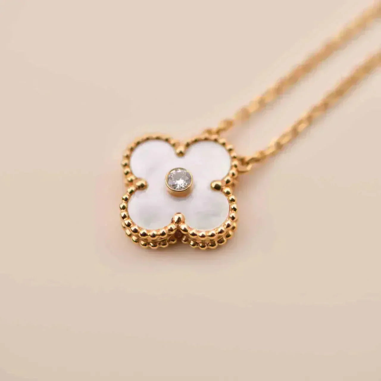 [Love More]CLOVER 15MM DIAMOND WHITE FRITILLARIA NECKLACE