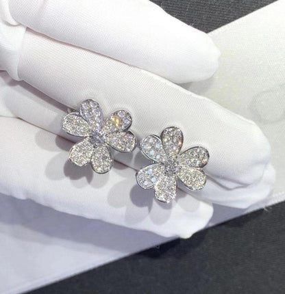 [Love More]FRIVOLE SILVER FLOWER DIAMOND EARRINGS