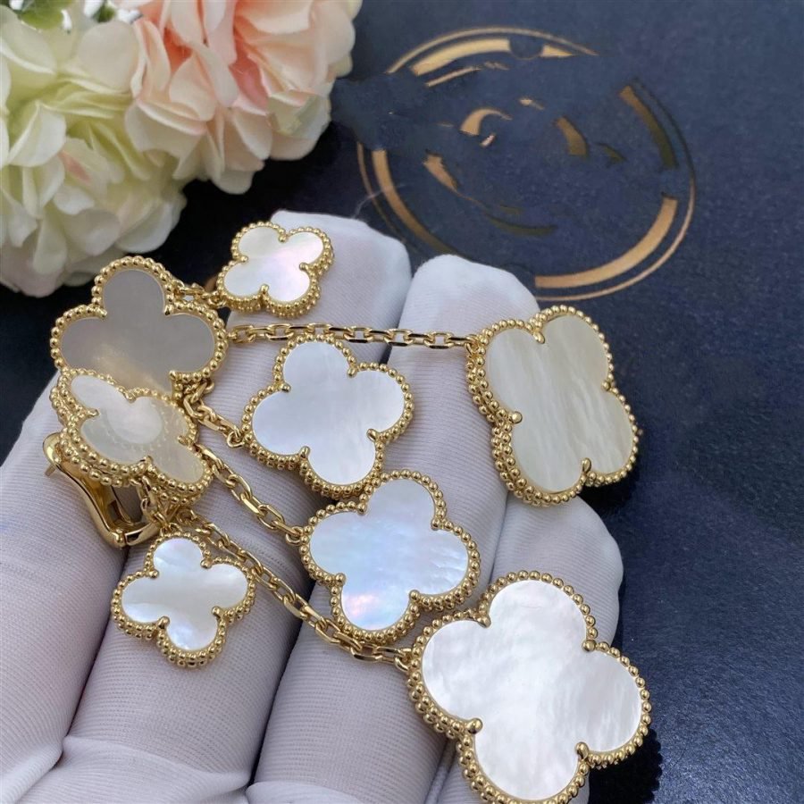 [Love More]CLOVER EARRINGS WHITE MOP 4 MOTIFS GOLD