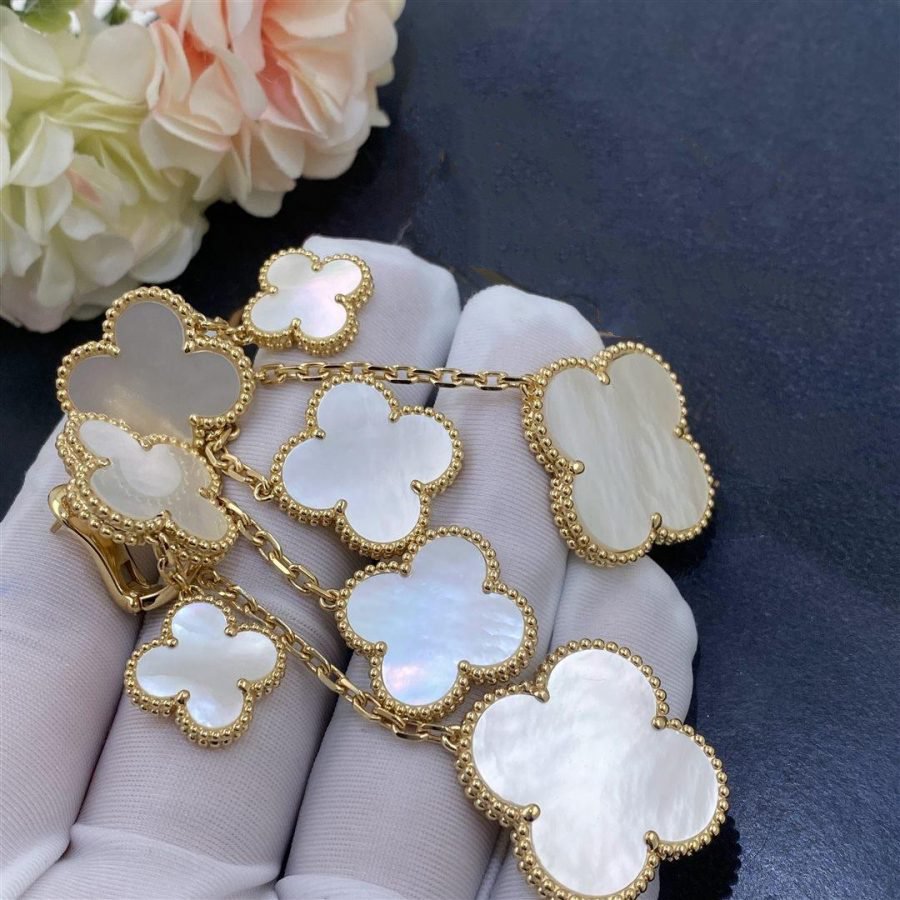 [Love More]CLOVER EARRINGS WHITE MOP 4 MOTIFS GOLD