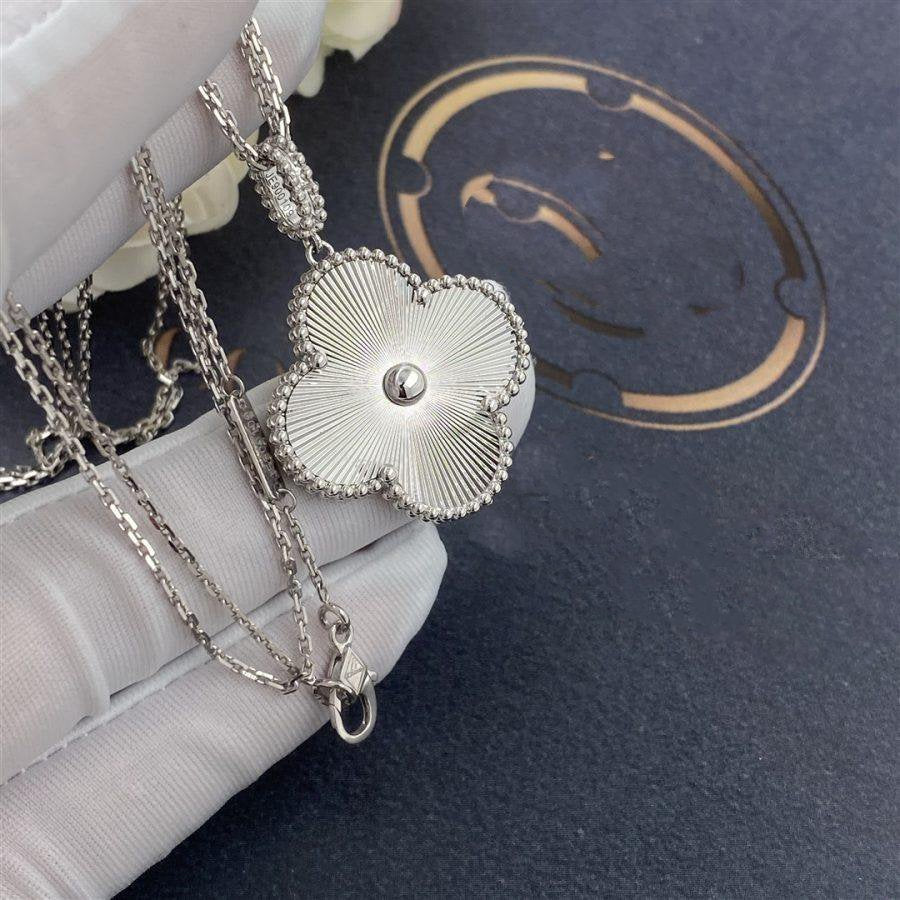 [Love More]CLOVER 25MM SILVER BIG CLOVER NECKLACE