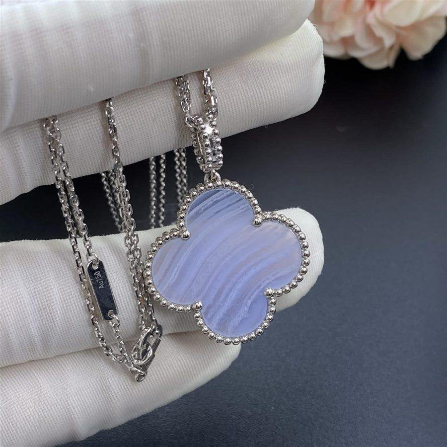 [Love More]CLOVER SILVER CHALCEDONY BIG CLOVER NECKLACE