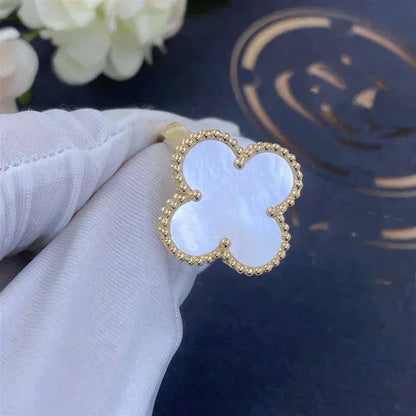 [Love More]CLOVER WHITE MOP RING